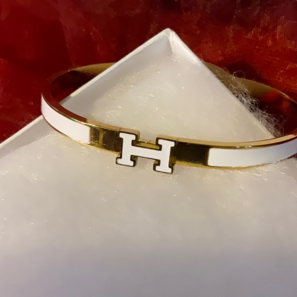 Fashion design bracelet